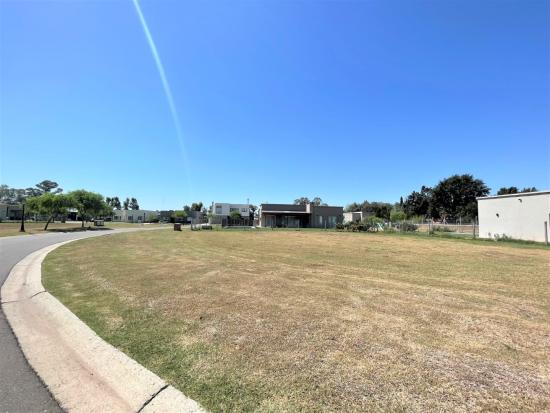 Venta de Lote en Pilar del Este - Santa Emilia