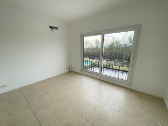 Linda Casa en Venta dentro de Puertos del Lago - Acacias