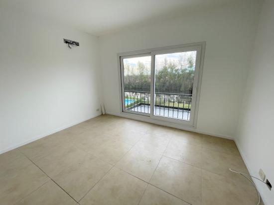 Linda Casa en Venta dentro de Puertos del Lago - Acacias