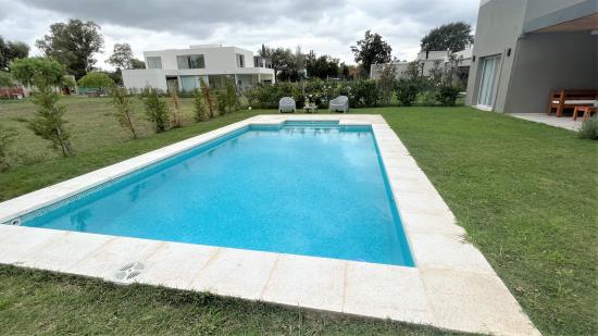 Venta Casa en Pilar del Este - Santa Emilia