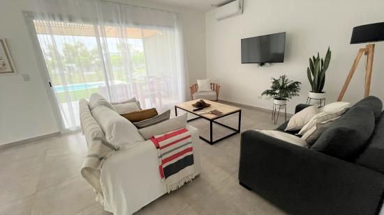 Venta Casa en Pilar del Este - Santa Emilia