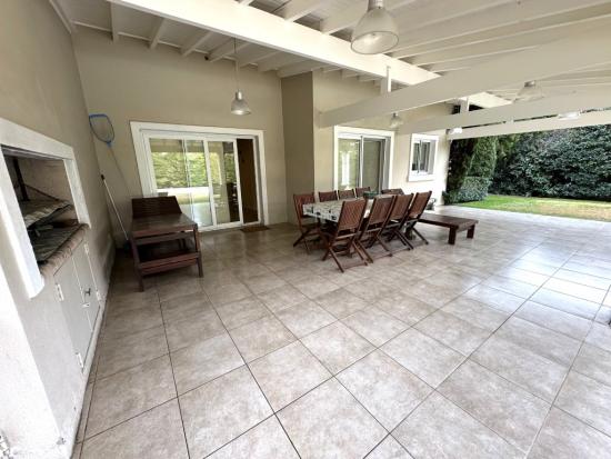 Hermosa casa en venta en el barrio la lomada de pilar