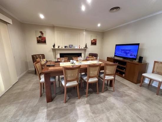 Hermosa casa en venta en el barrio la lomada de pilar
