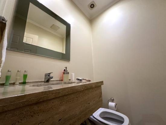 Hermosa casa en venta en el barrio la lomada de pilar