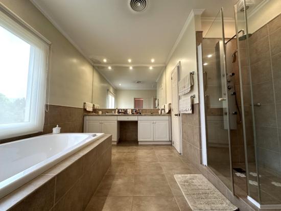 Hermosa casa en venta en el barrio la lomada de pilar