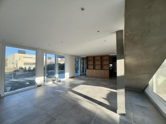 Moderna casa ubicada en Puertos del Lago - Vistas