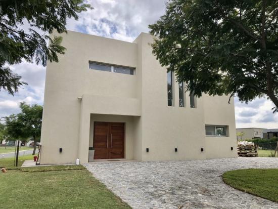 Venta de Casa dentro de Puertos del Lago - Vistas
