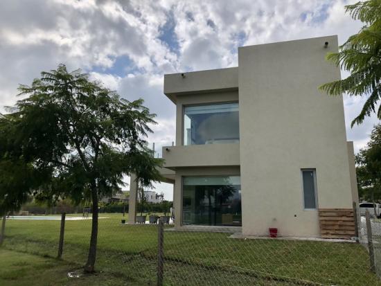 Venta de Casa dentro de Puertos del Lago - Vistas