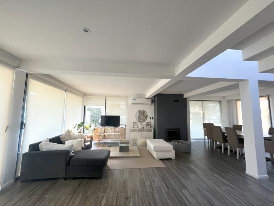 Casa Moderna en Lagoon Pilar