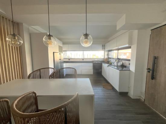 Casa Moderna en Lagoon Pilar