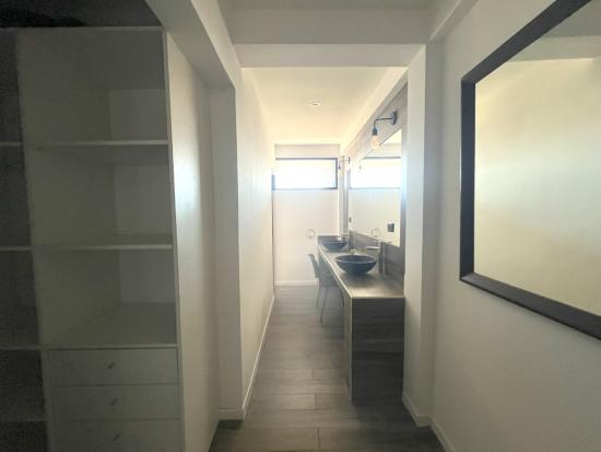 Casa Moderna en Lagoon Pilar