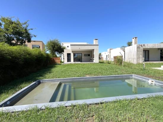 Venta de Casa en Pilar del Este - Santa Elena