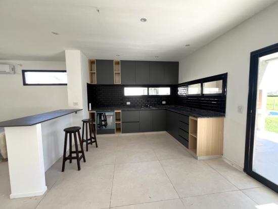Venta de Casa en Pilar del Este - Santa Elena