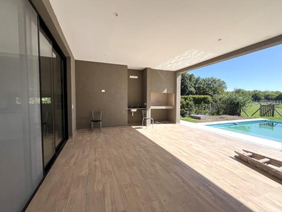 Venta de Casa a Estrenar en Pilar del Este - Santa Elena