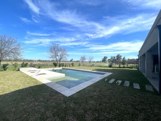 Casa con Vista Abierta en Haras - El Molino