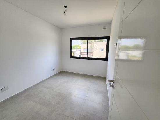 Casa en Venta, dentro del Barrio cerrado Pilar del Este - Santa Elena