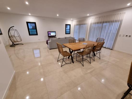 Moderna Casa en Puertos del Lago - Araucarias