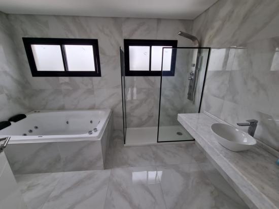 Moderna Casa en Puertos del Lago - Araucarias