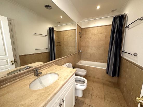 Venta de Casa en La Lomada de Pilar