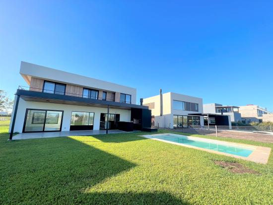 Casa en Alquiler - Puertos del Lago, Ceibos