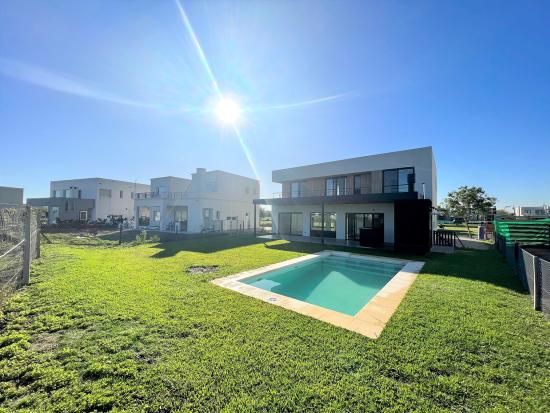 Casa en Alquiler - Puertos del Lago, Ceibos