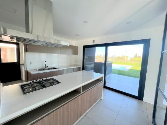 Casa en Alquiler - Puertos del Lago, Ceibos