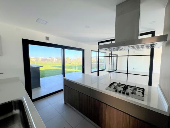 Casa en Alquiler - Puertos del Lago, Ceibos
