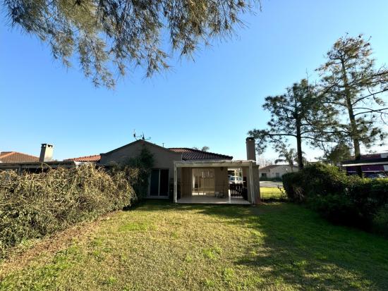 Linda Casa en Venta dentro de La Candela