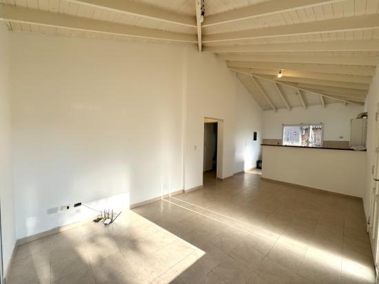 Linda Casa en Venta dentro de La Candela