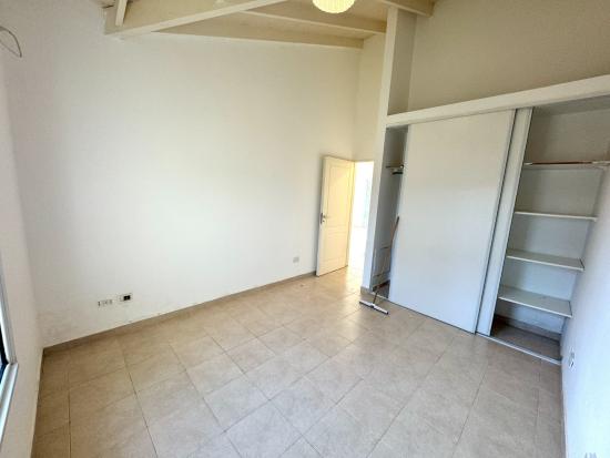 Linda Casa en Venta dentro de La Candela