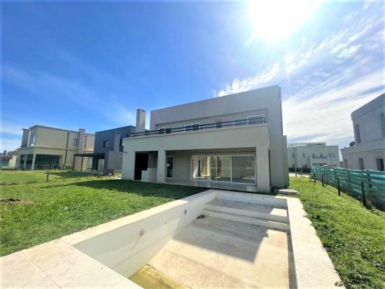 Casa en VENTA - Puertos del Lago, Acacias