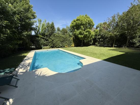 Hermosa casa en venta en La Masía, Pilar.