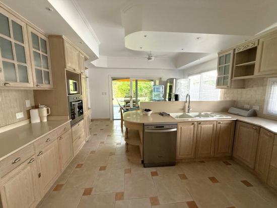 Hermosa casa en venta en La Masía, Pilar.