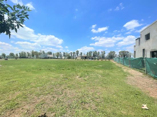 Venta de LOTE interno en Pilar del Este - Santa Lucía 