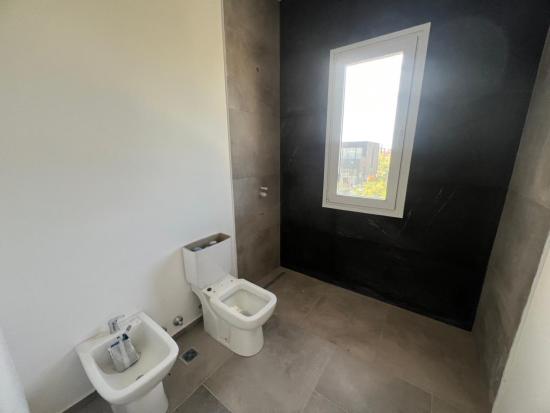 Casa en Venta - Barrio Puertos del Lago, Araucarias