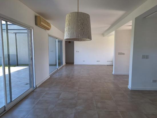 Hermosa Casa en Venta en San Sebastián