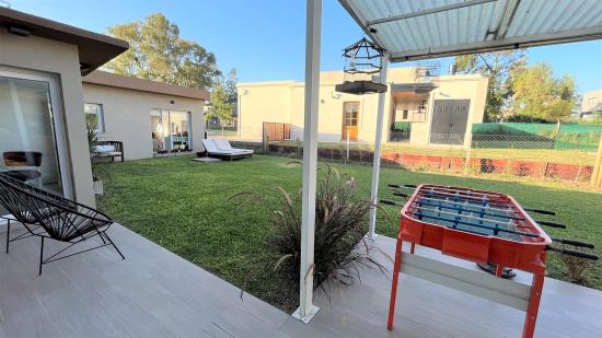 Alquiler de Casa, dentro del Barrio Pilar del Este - Santa Elena.