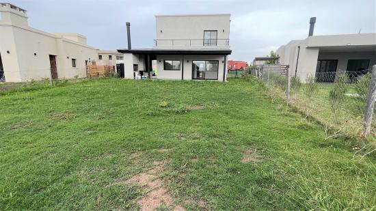 Casa a Estrenar dentro de Pilar del Este - San Ramiro