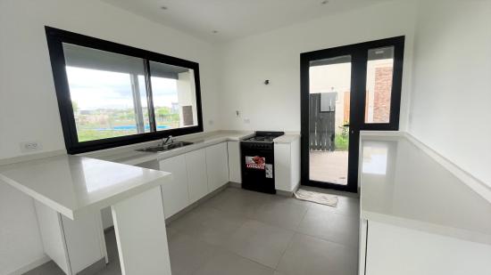 Casa a Estrenar dentro de Pilar del Este - San Ramiro