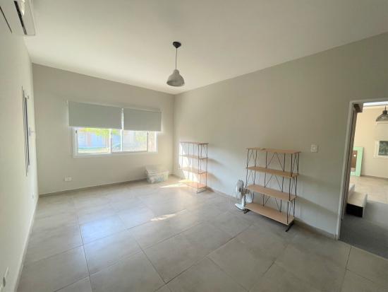 Venta con renta dentro de Pilar del Este - Santa Guadalupe