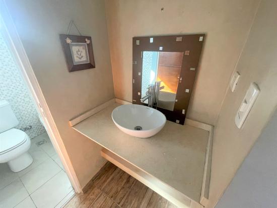 Venta con renta dentro de Pilar del Este - Santa Guadalupe