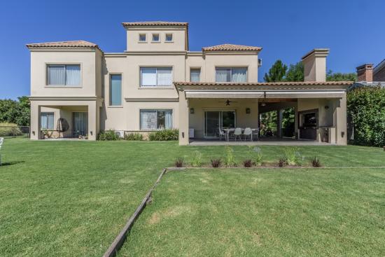Espectacular Casa en La Lomada