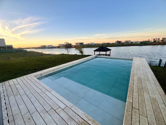  Funcional Casa en Puertos del Lago - Riberas