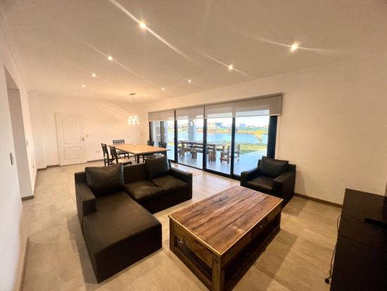  Funcional Casa en Puertos del Lago - Riberas