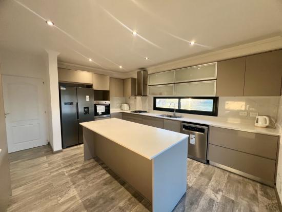  Funcional Casa en Puertos del Lago - Riberas