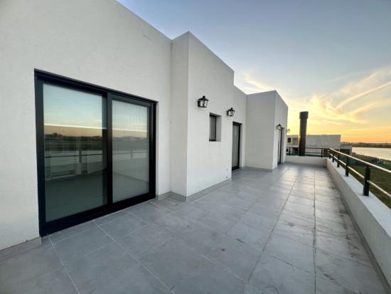  Funcional Casa en Puertos del Lago - Riberas