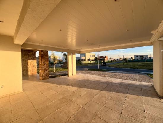  Funcional Casa en Puertos del Lago - Riberas