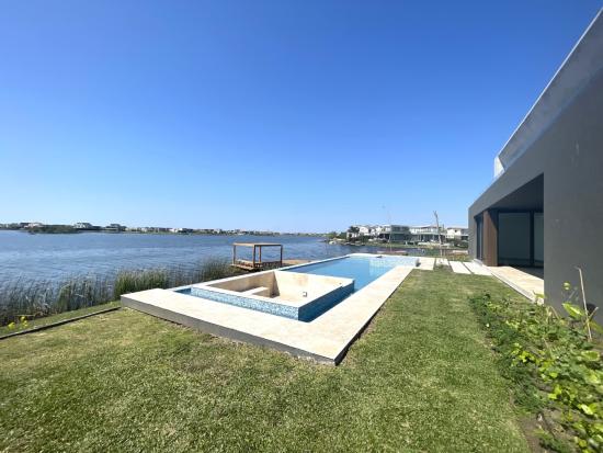 Casa en venta - Puertos del Lago, Marinas