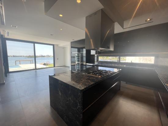 Casa en venta - Puertos del Lago, Marinas