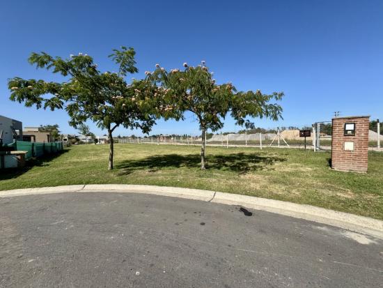 Lote de 485 metros en Pilar del este - Santa Emilia